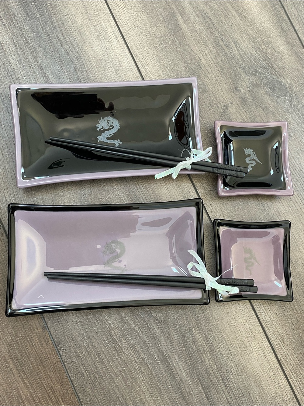 Sushi Serving Set with Dragon Motif in Black and Lavender